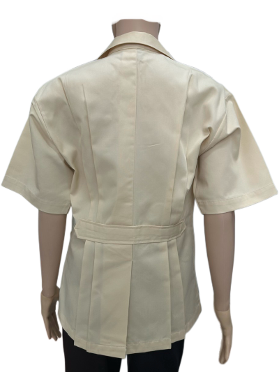 เสื้อกาวน์สั้น แขนสั้น  สีครีม ผ้าลีวาย IN STOCK